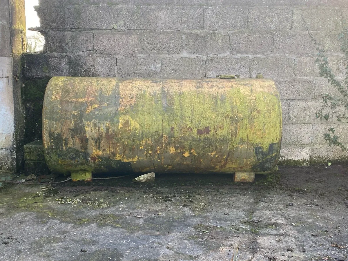 Bale Spike, Flat trailer and Diesel Tank - Image 4