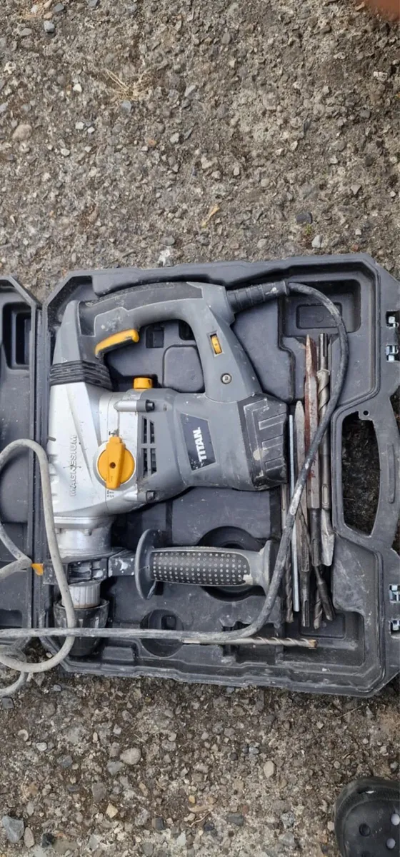 SDS electric drill TITAN - Image 1
