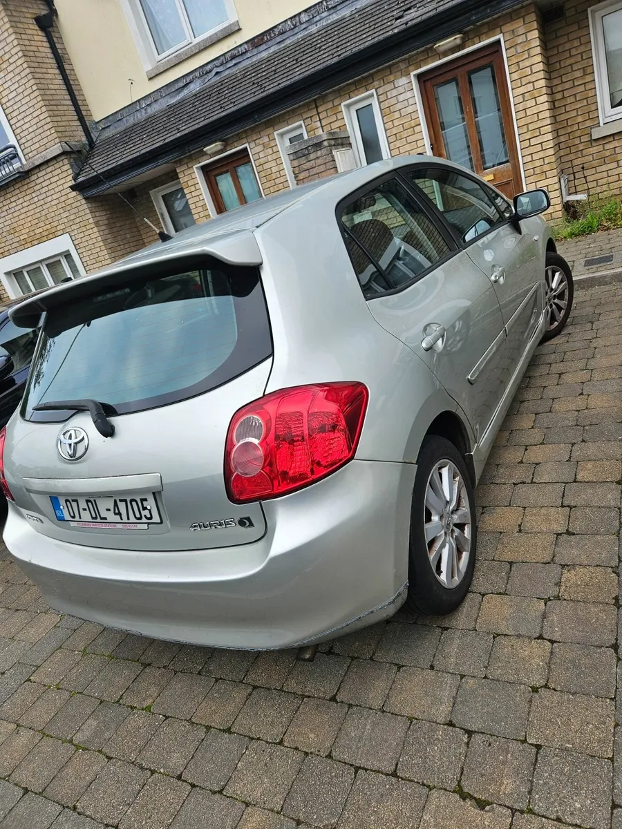 Toyota Auris 2007 - Image 2