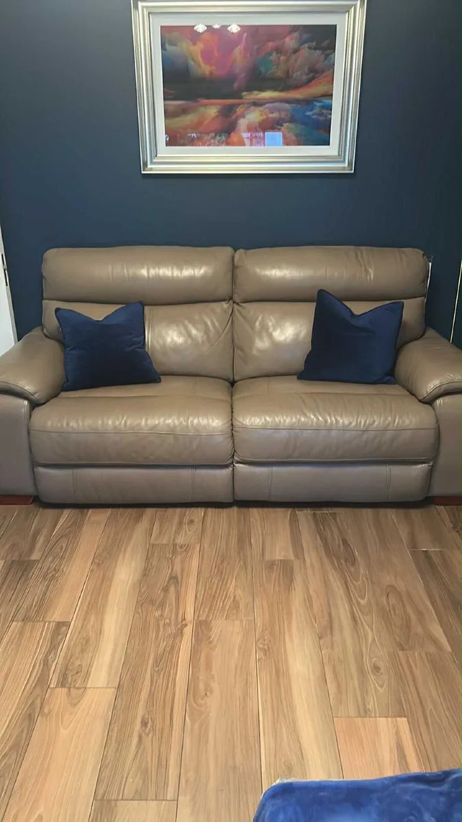 3 Piece Suite - Image 1