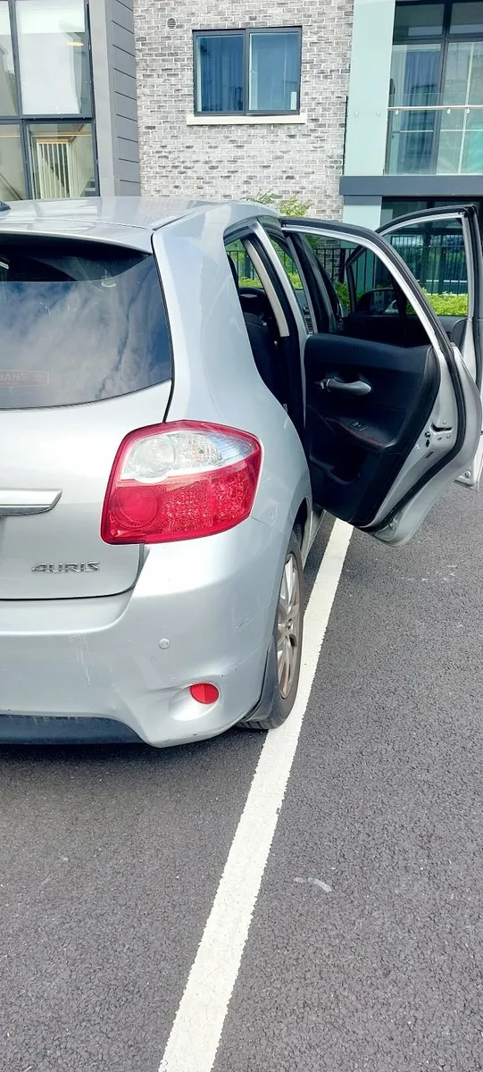 Toyota Auris 2012 - Image 4