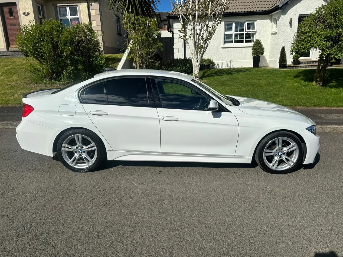 BMW 3-Series 2013 - Image 4