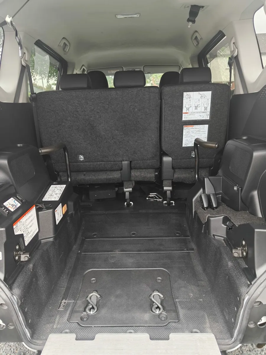 Wheelchair accessible Toyota Sienta - Image 4