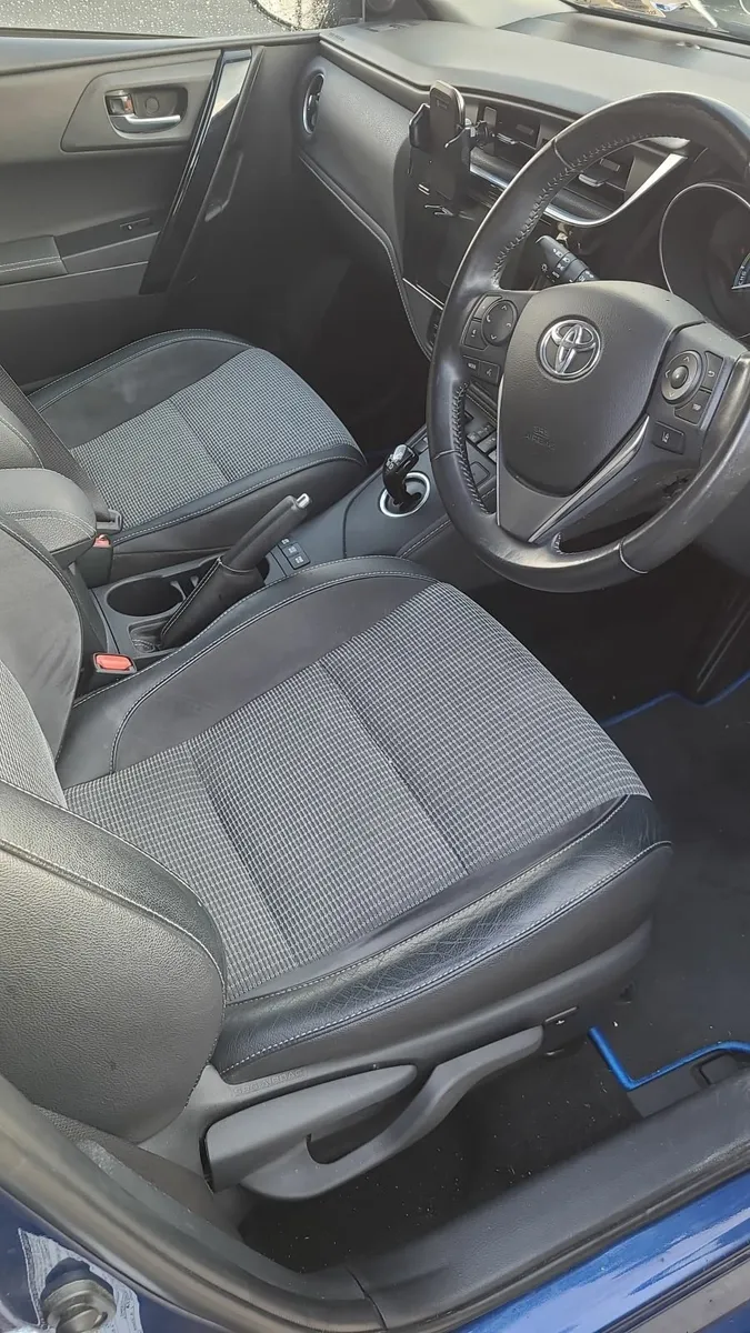 Toyota Auris 2017 - Image 3