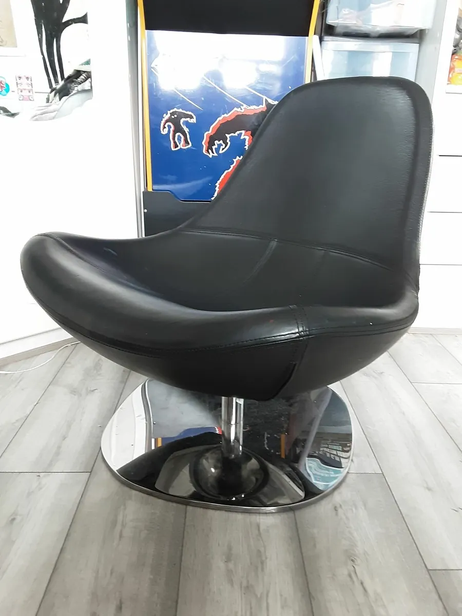 Swivel Chair - Image 2