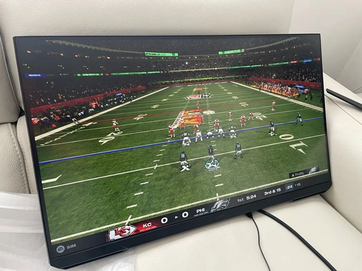 32 inch - G5 Samsung PC monitor - 165 FPS -  1440P - Image 2