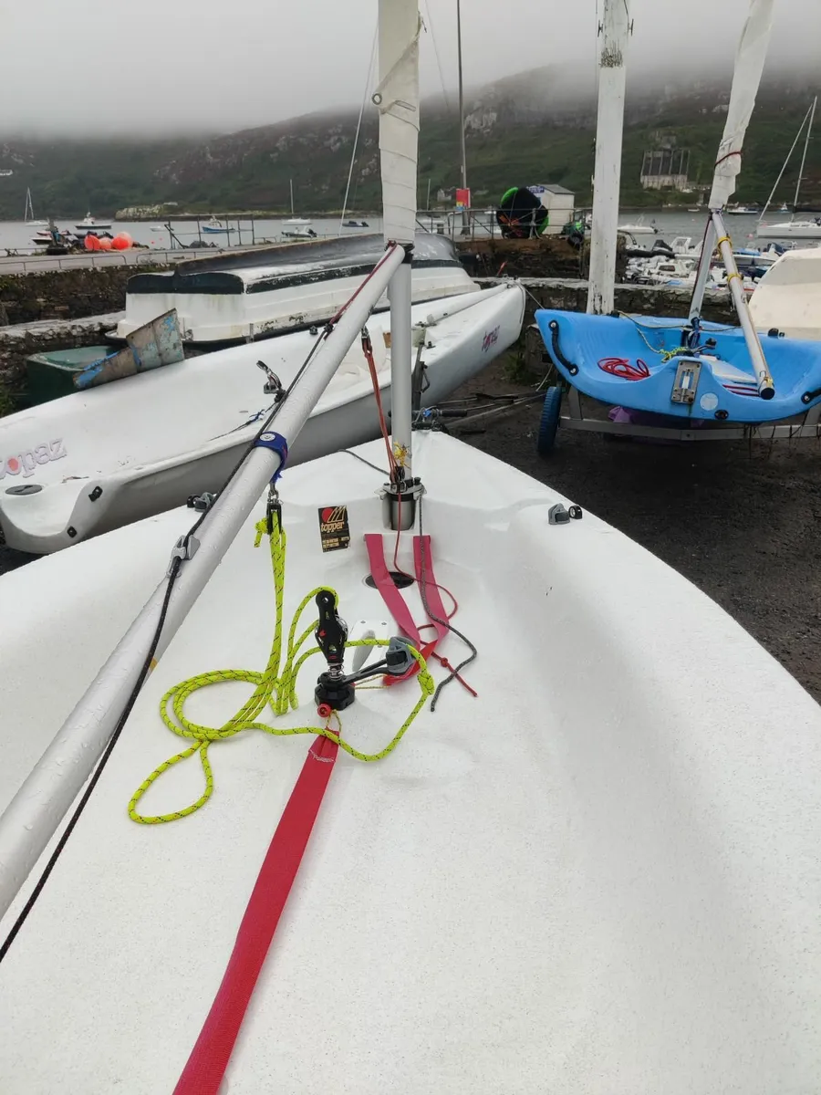 Topaz sailing dinghy - Image 2