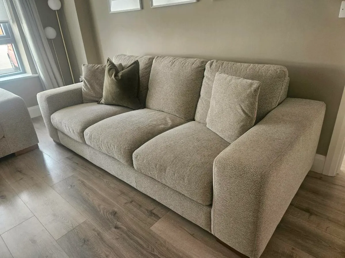 3+2+ footstool suite - Image 1