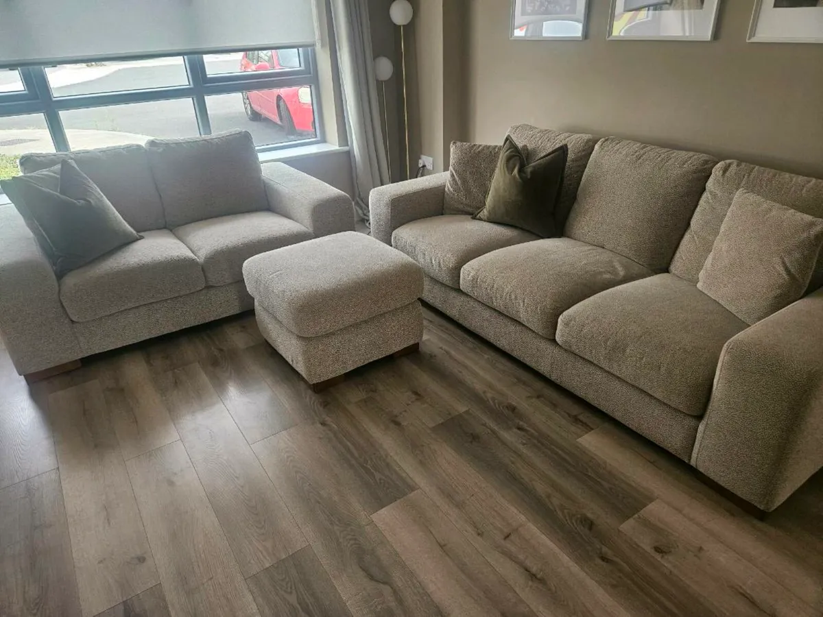 3+2+ footstool suite - Image 3