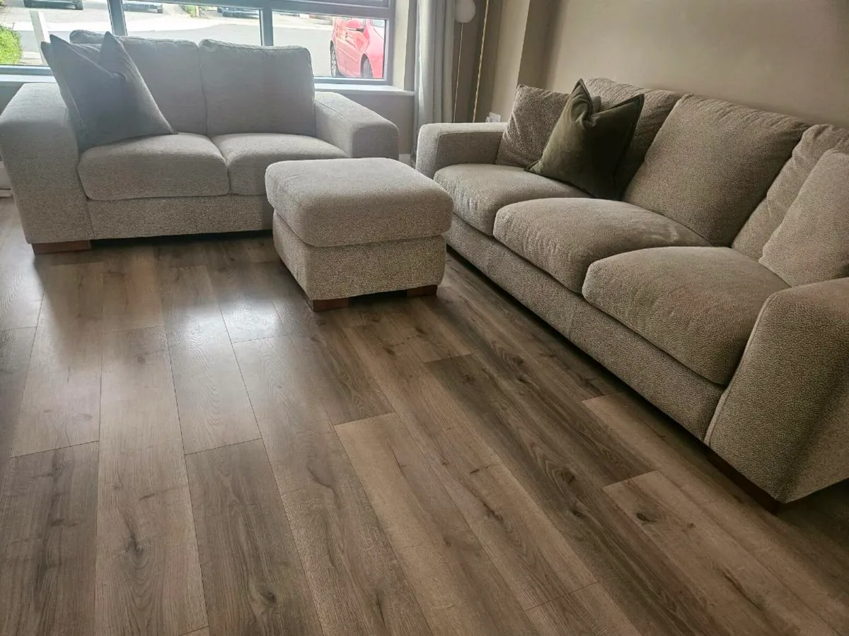 3+2+ footstool suite - Image 4