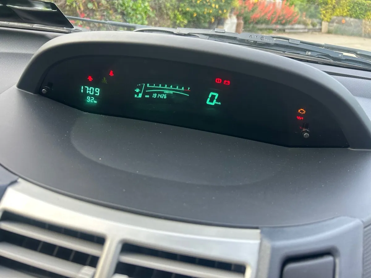 Toyota Yaris 2007 Manual 1.0 petrol /NCT 03-2026 - Image 2