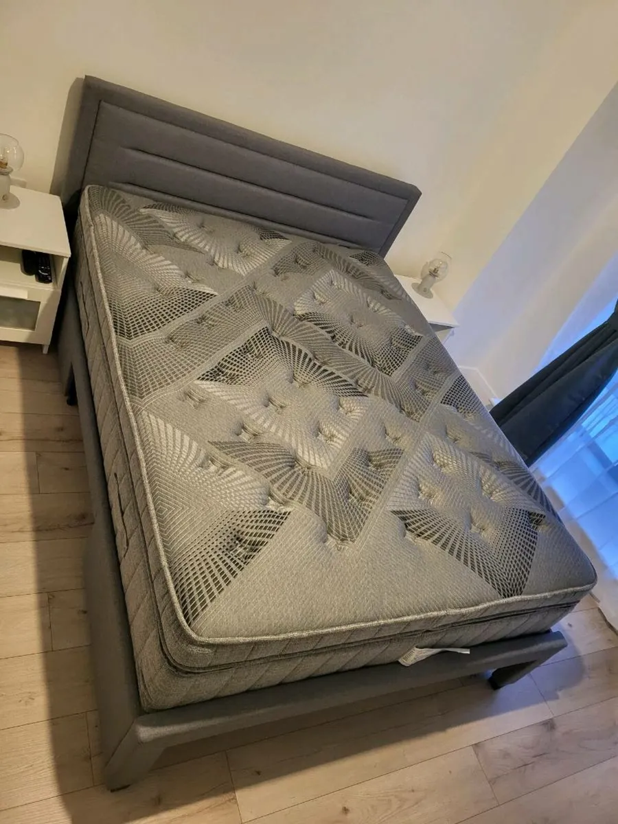 King Koil | Platinum Motion Mattress - Image 1