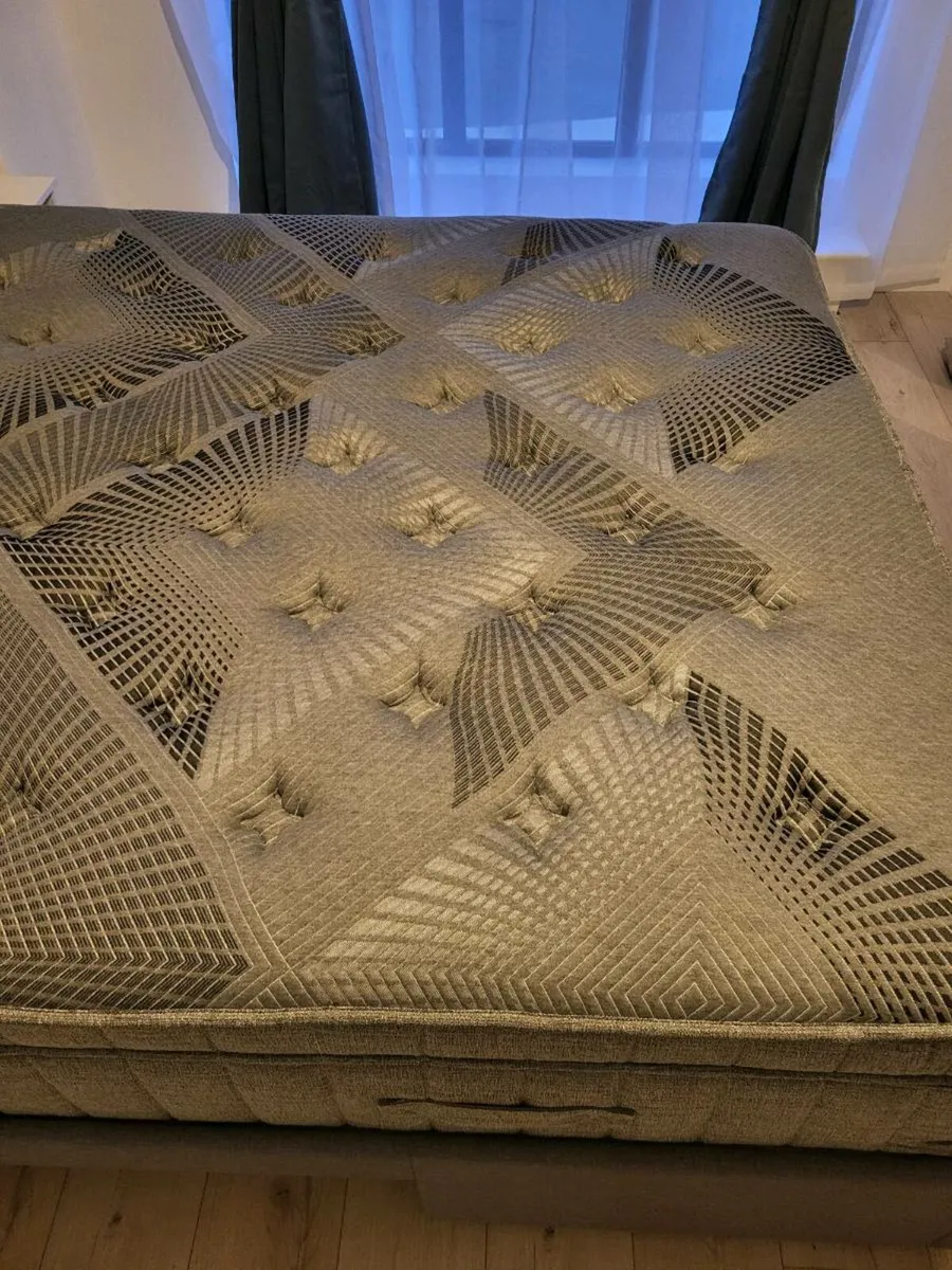 King Koil | Platinum Motion Mattress - Image 3