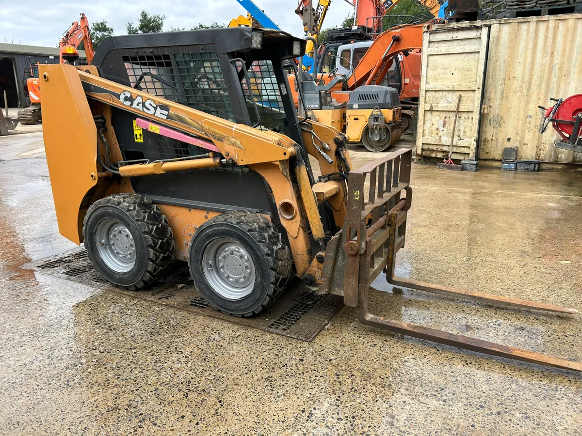 Case 410 Skidsteer (only 975 hours) - Image 4