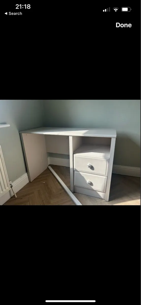 Study table - Image 1