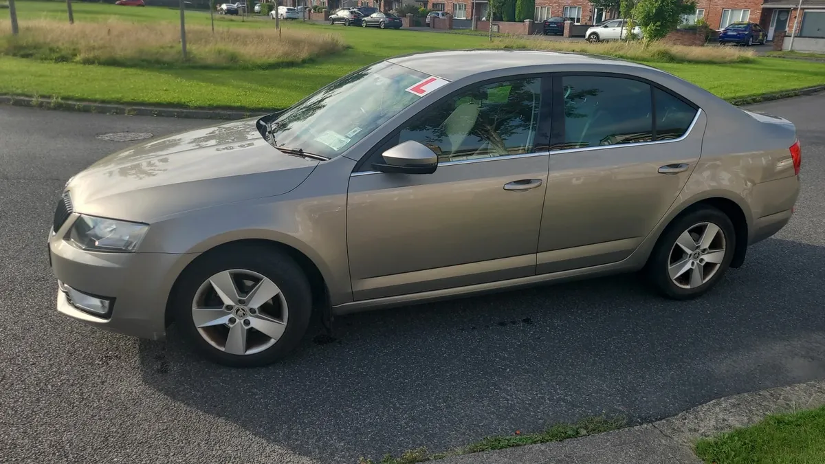 Skoda Octavia 2015 - Image 2
