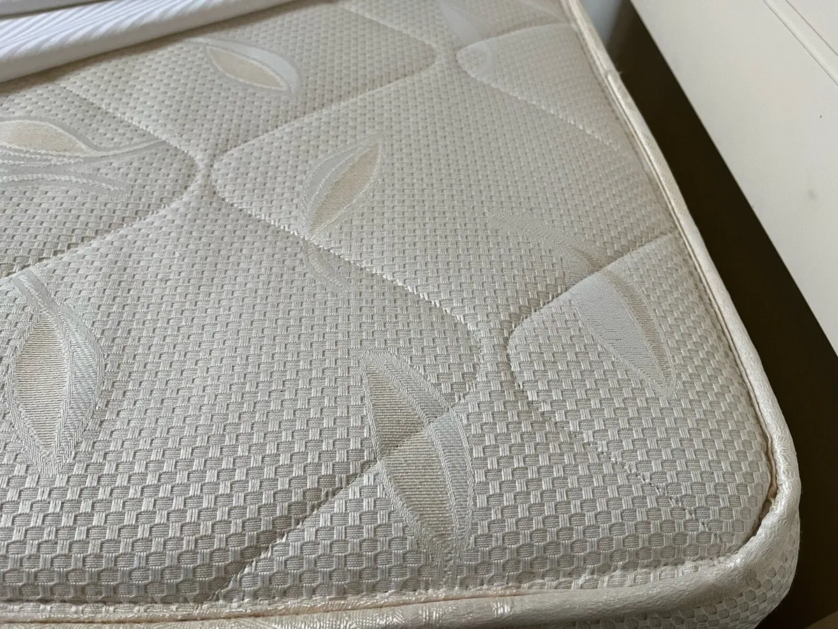 Single Bed - Image 3