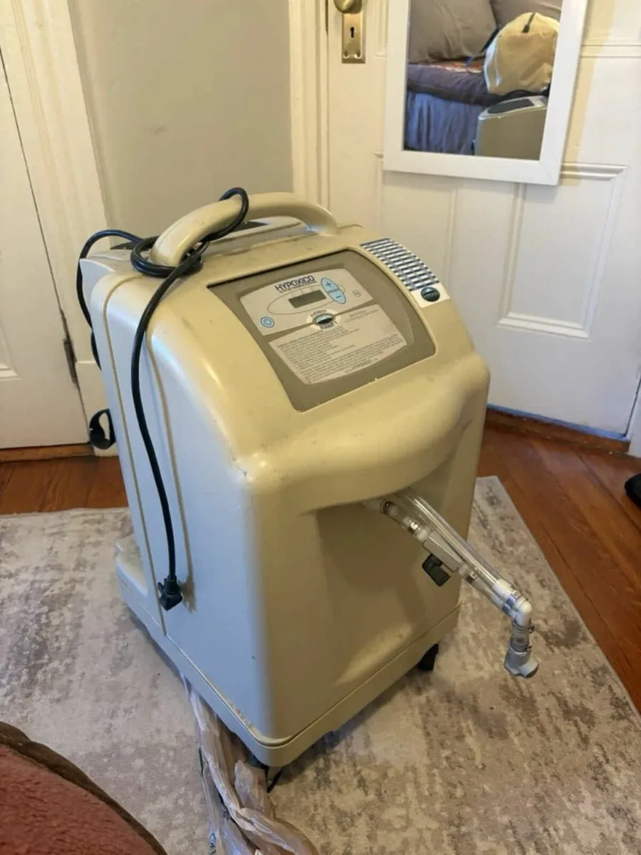 Hypoxico Altitude Generator and Tent - Image 2
