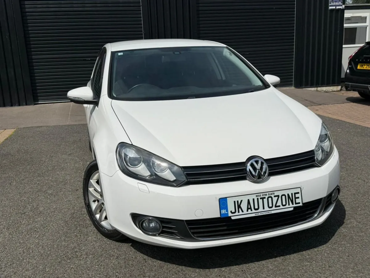 Volkswagen Golf 1.4 TSI Comfortine Auto - Image 1