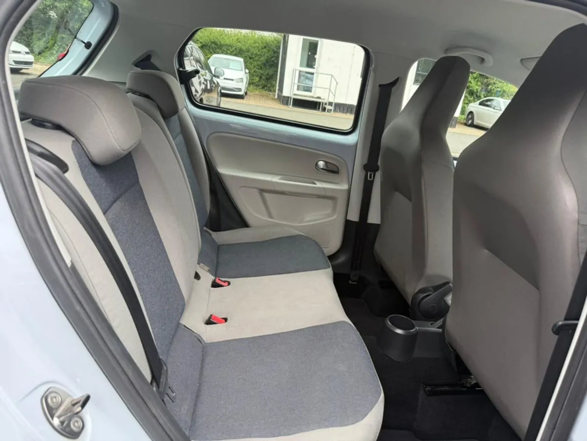 Volkswagen Up! 1.0 Move UP  Auto - Image 4