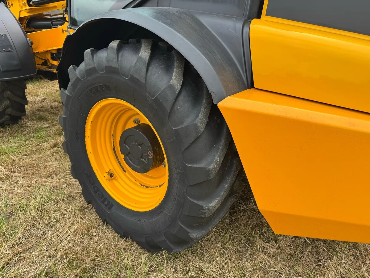 JCB 310 telescopic - Image 3