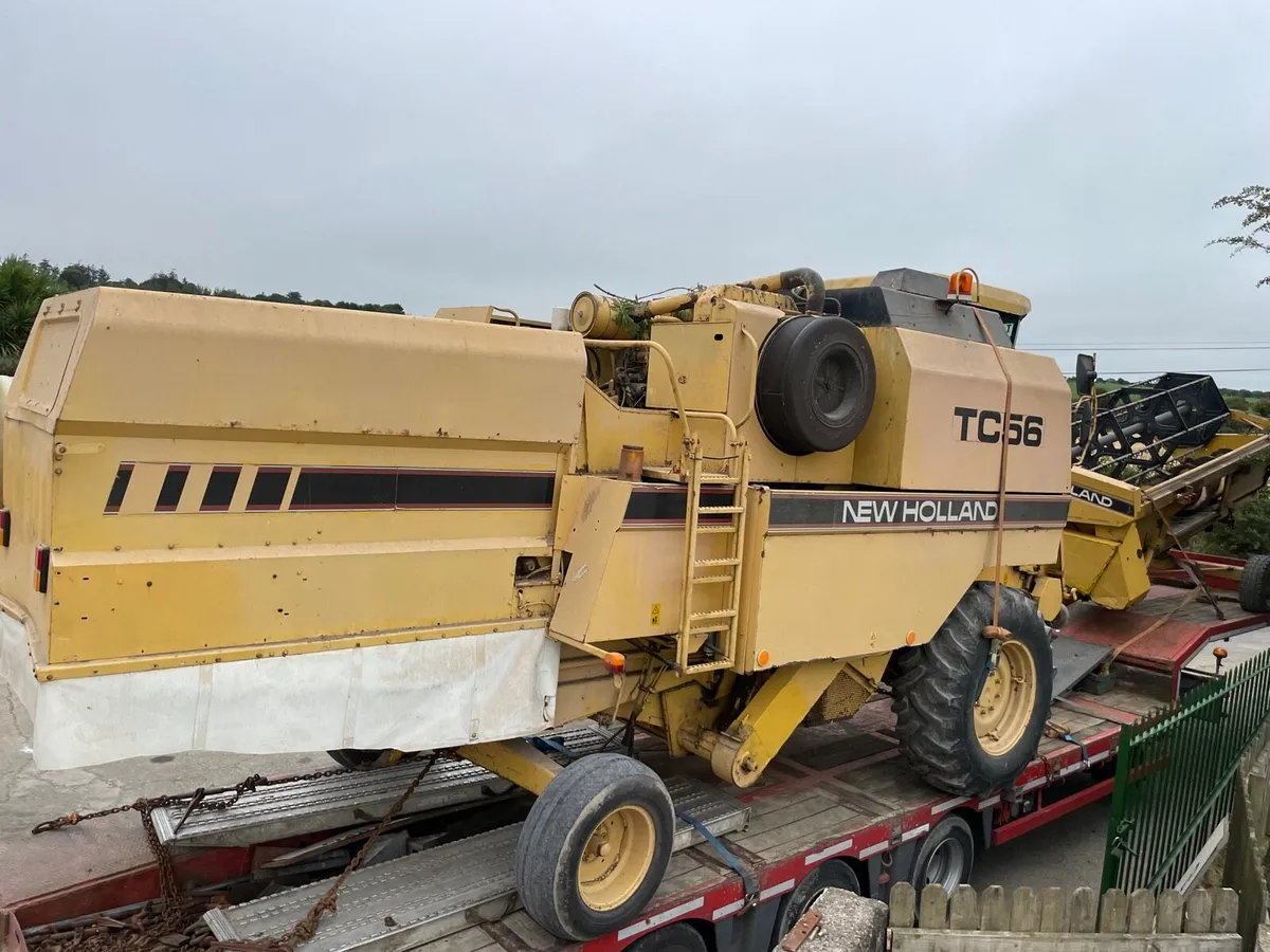 New Holland Tc 56 Combine - Image 1