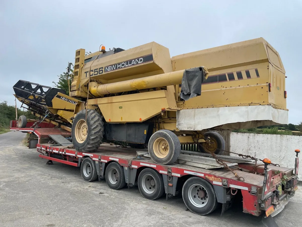 New Holland Tc 56 Combine - Image 2