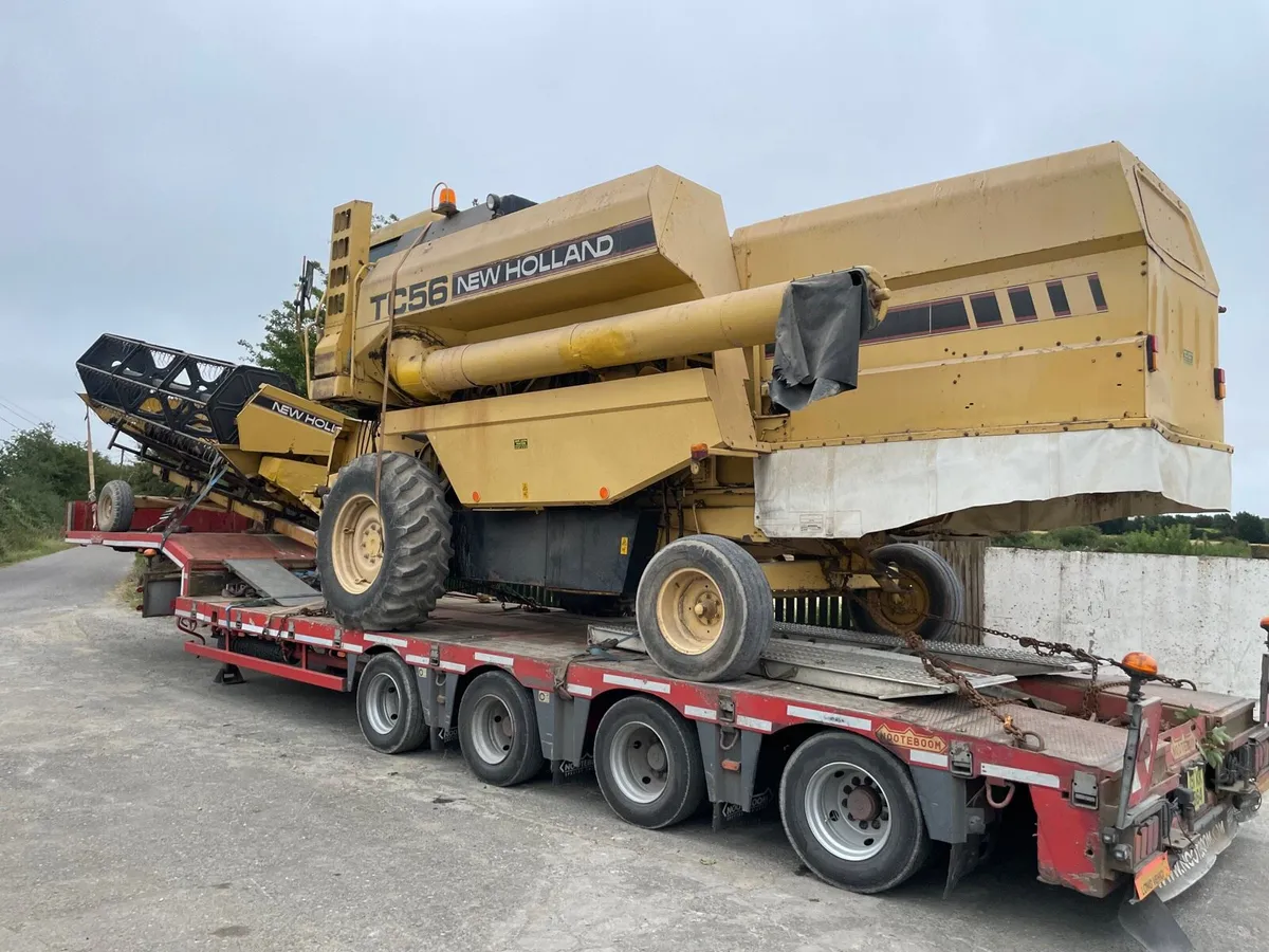 New Holland Tc 56 Combine - Image 4