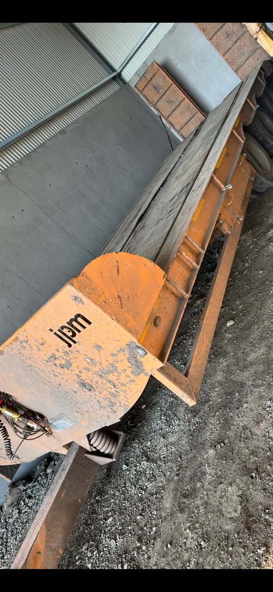 Tri axel low loader - Image 2