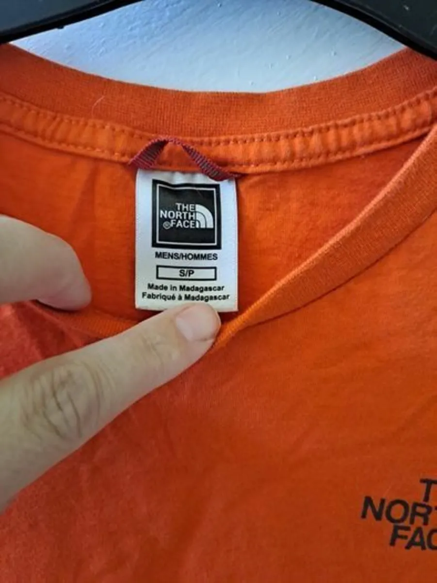 North Face Tee shirt orange size S - Image 3