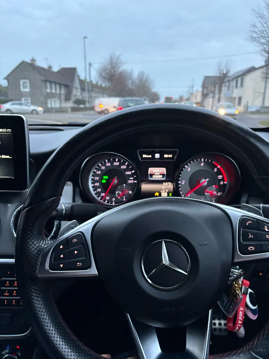 Mercedes Cla 220 AMG Line Night edition 2.1L. - Image 2