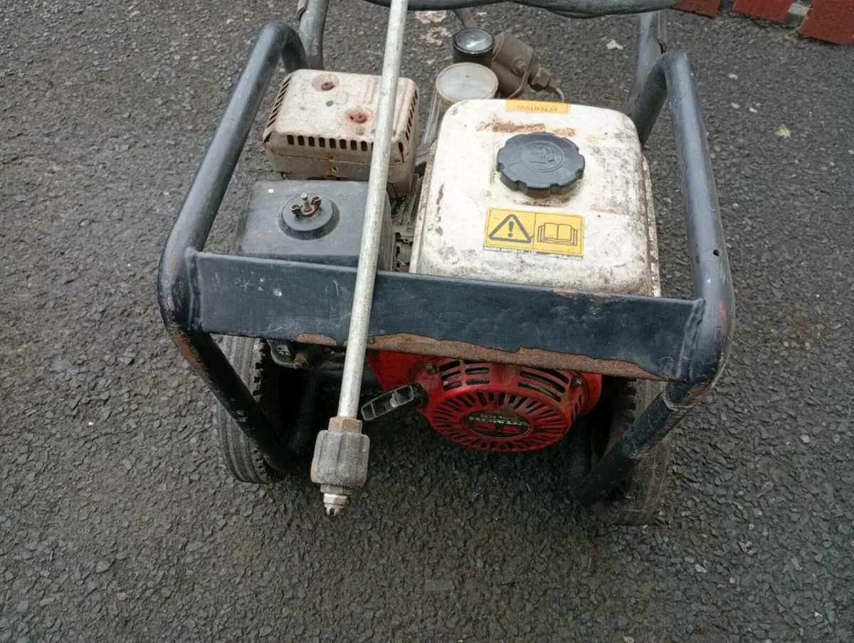 Honda power washer / for parts or repair. - Image 2