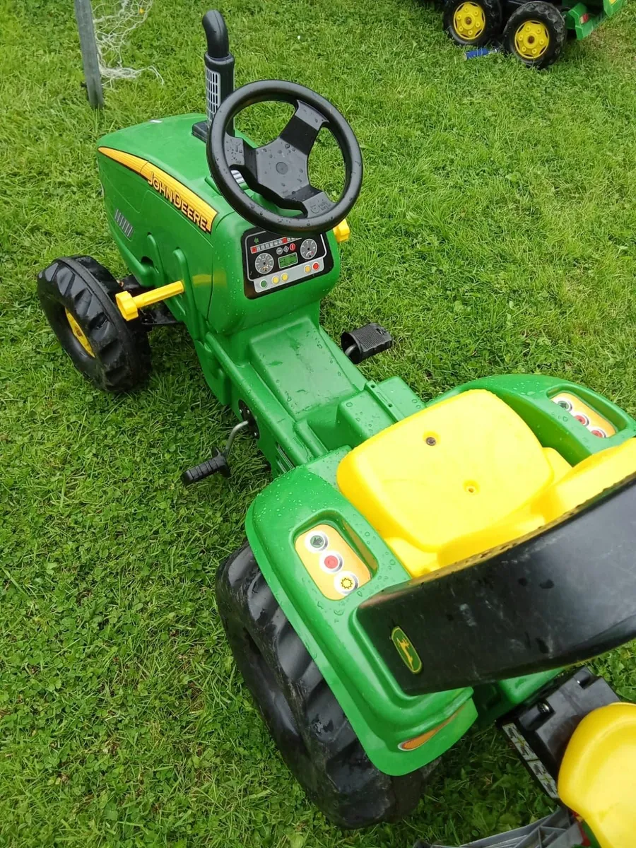 Kids ride on tractor and trailer - Image 2