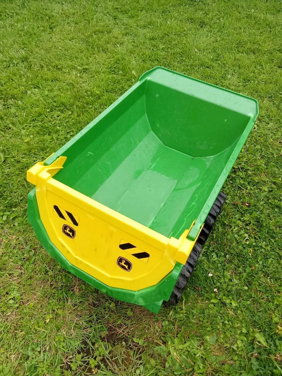 Kids ride on tractor and trailer - Image 4