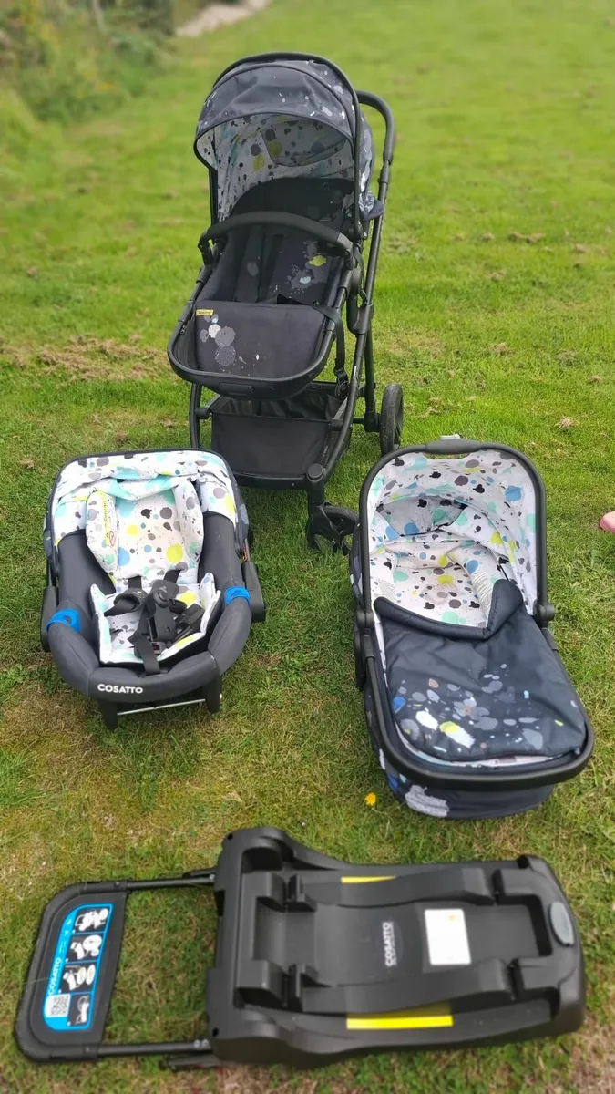 Cosatto travel system with isofix base - Image 1