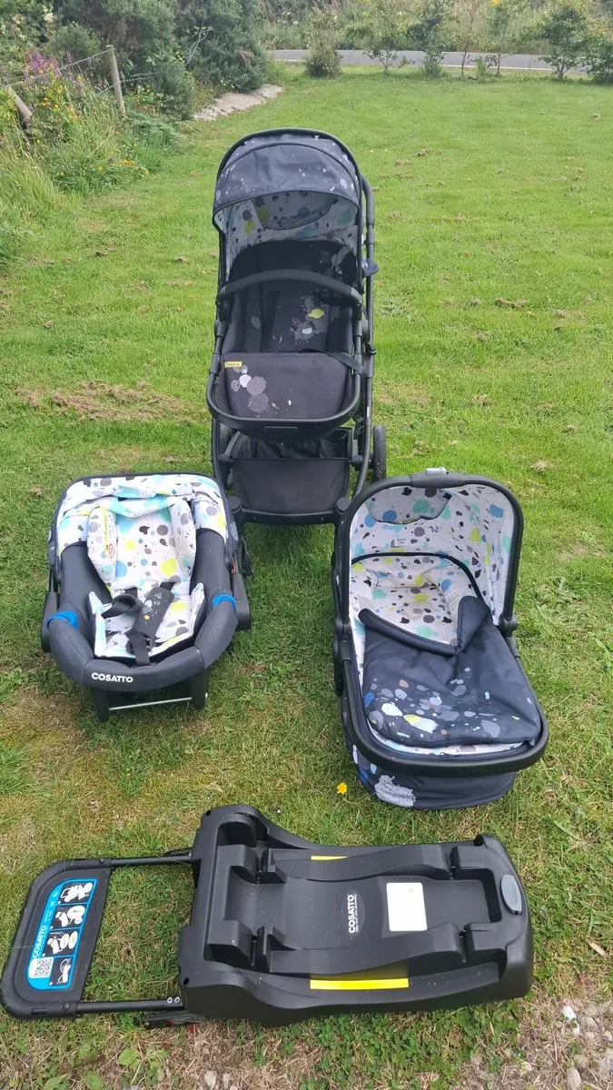 Cosatto travel system with isofix base - Image 2