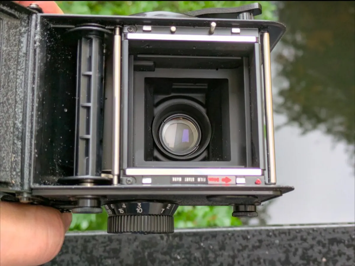 Yashica Mat 124 G TLR nedium format camera - Image 4