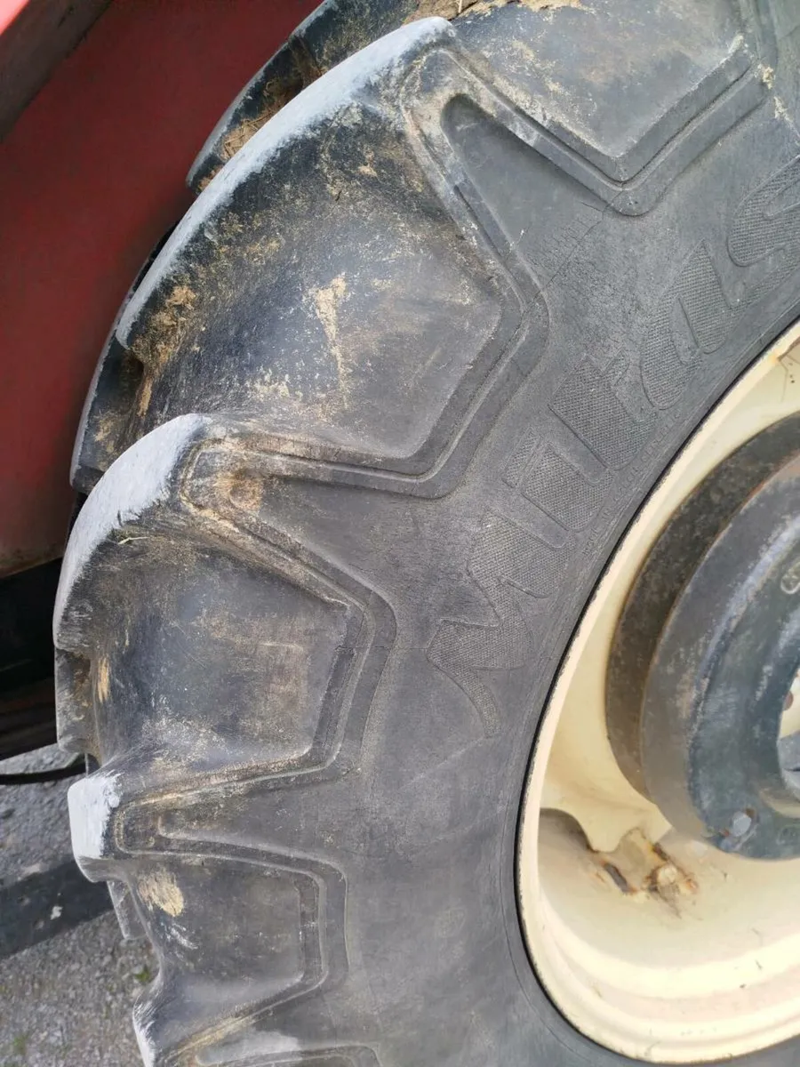 Tractor tyre - Image 2