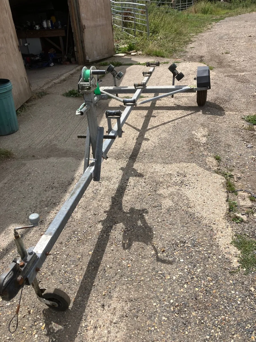 DOLPHIN ROLLER TRAILER FOR 16-17FT BOATS - Image 1