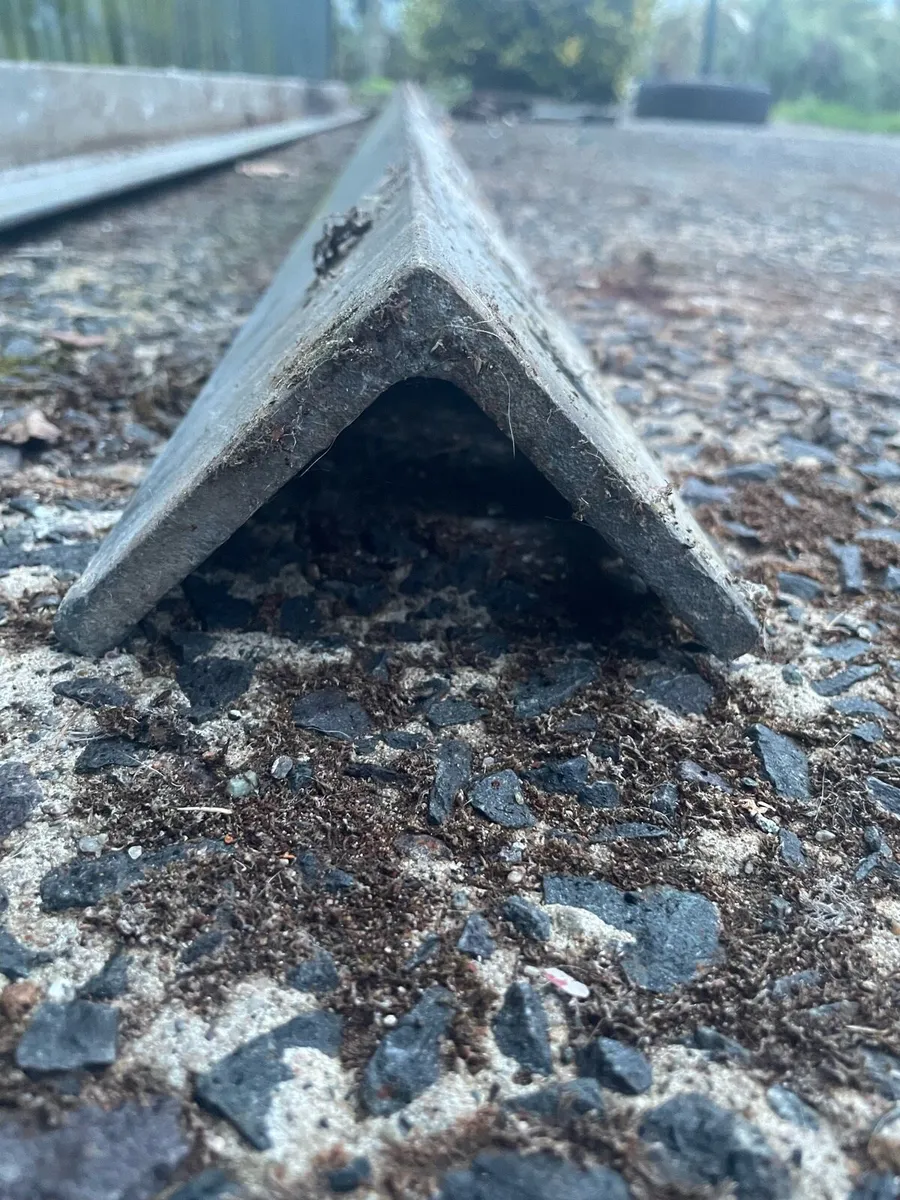 Galvanised 90/90 x 10 mm angle iron - Image 3