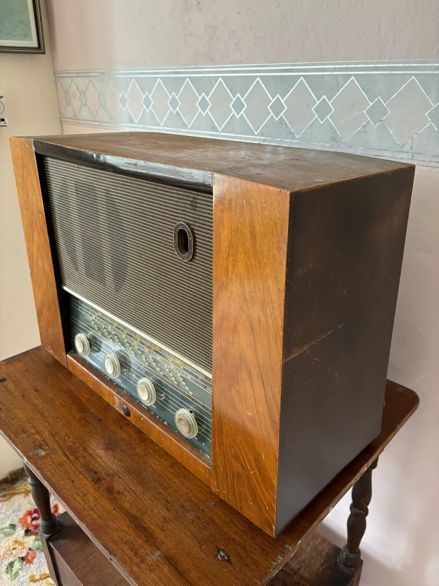 Vintage Radio - Image 3