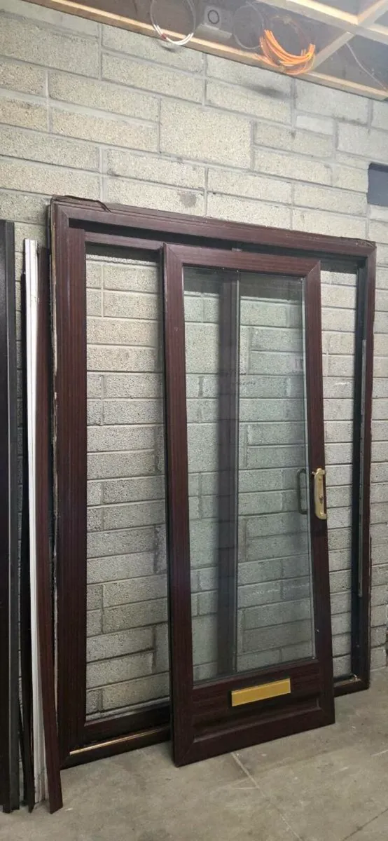 Sliding door - Image 1