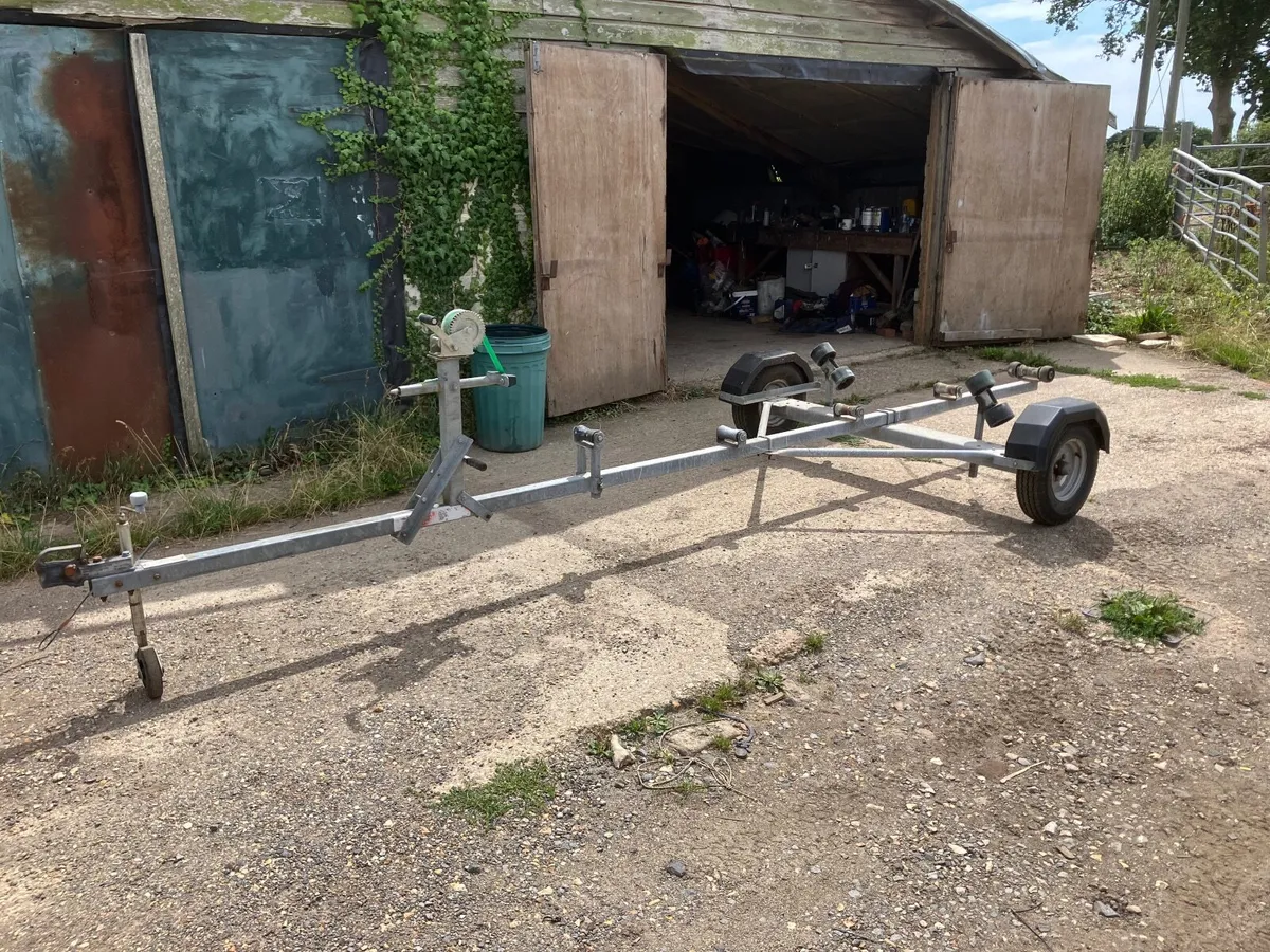DOLPHIN ROLLER TRAILER FOR 16-17FT BOATS - Image 3