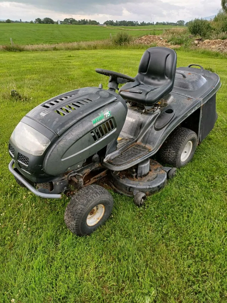 Tractor lawnmower
