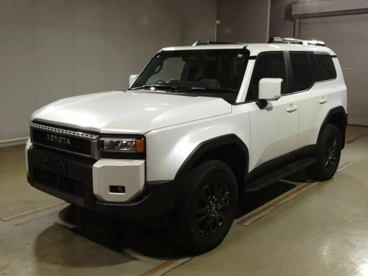 🇯🇵 Exclusive Toyota Land Cruiser 76 – Japan-Only - Image 2