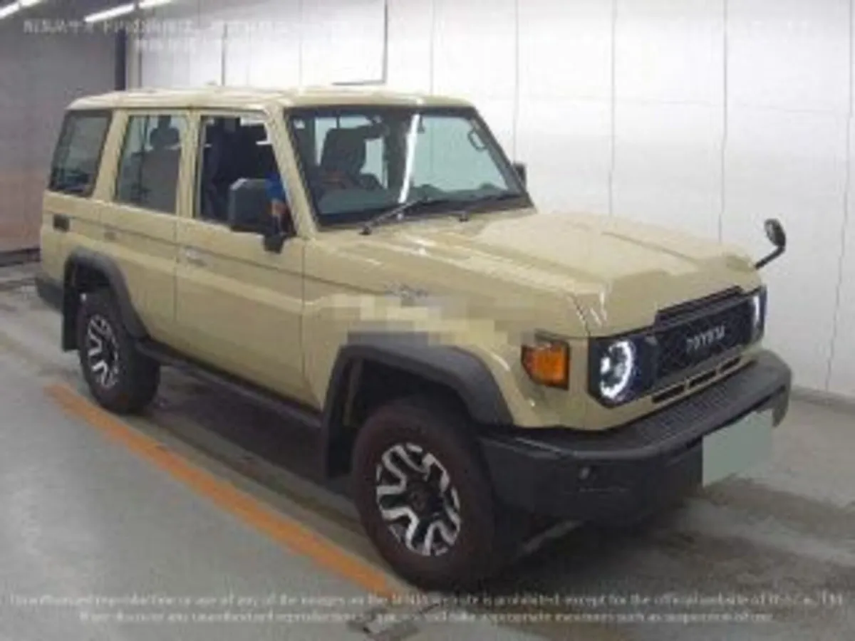🇯🇵 Exclusive Toyota Land Cruiser 76 – Japan-Only - Image 3