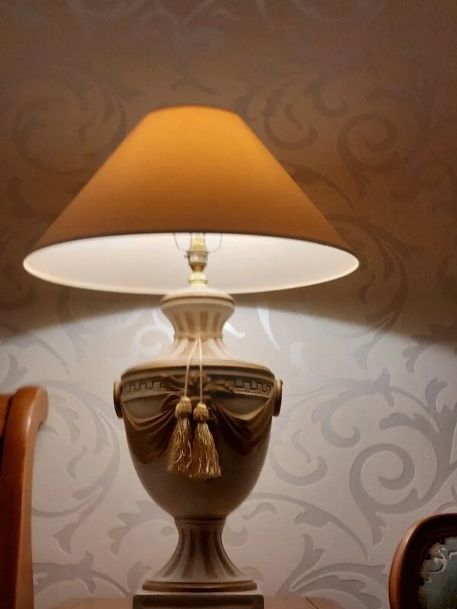 Vintage Neoclassical Ceramic Table Lamp - Image 3