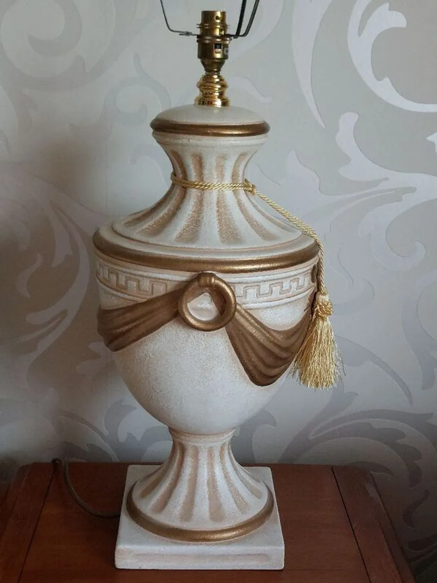 Vintage Neoclassical Ceramic Table Lamp - Image 4