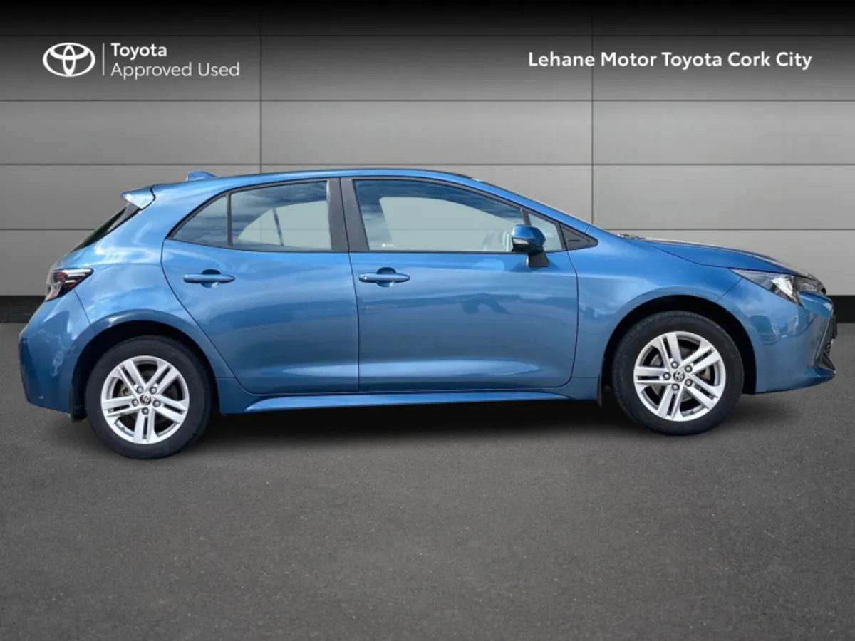 Toyota Corolla LUNA H/B 4DR AUTO HYBRID - Image 3
