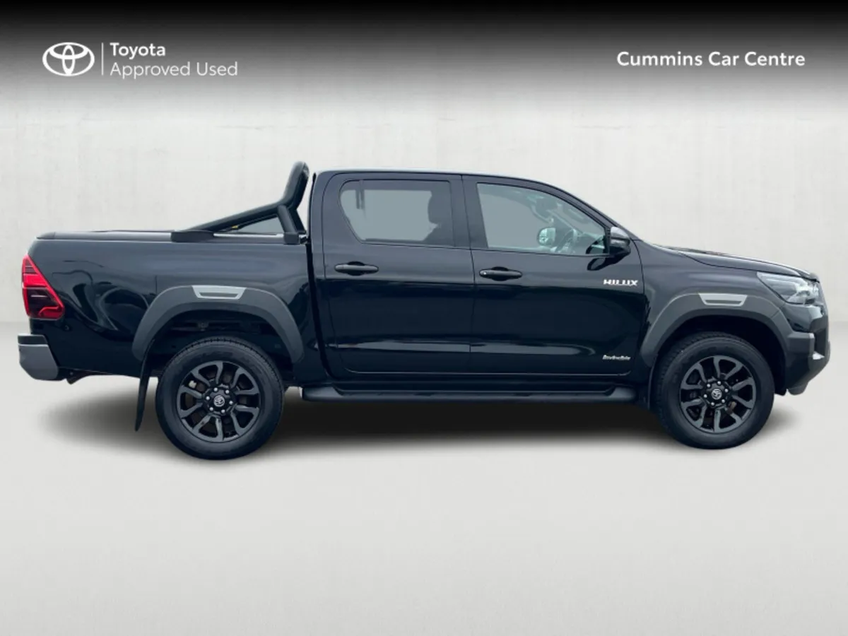 Toyota Hilux 2.8 INVINCIBLE AUTO 4DR - Image 3